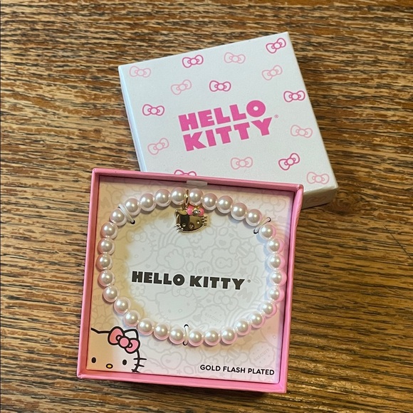 Hello Kitty Pink and White Pearl Bracelet - Picture 1 of 3